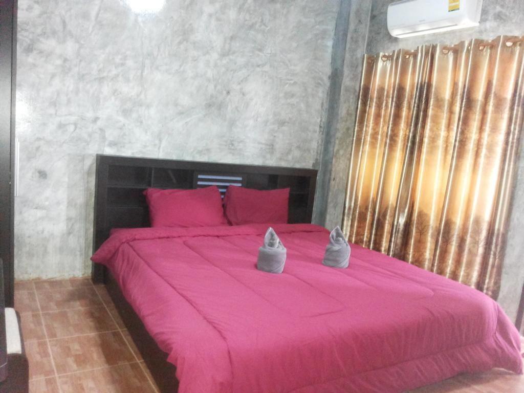Bansappoori Aparthotel Ламфун Екстериор снимка