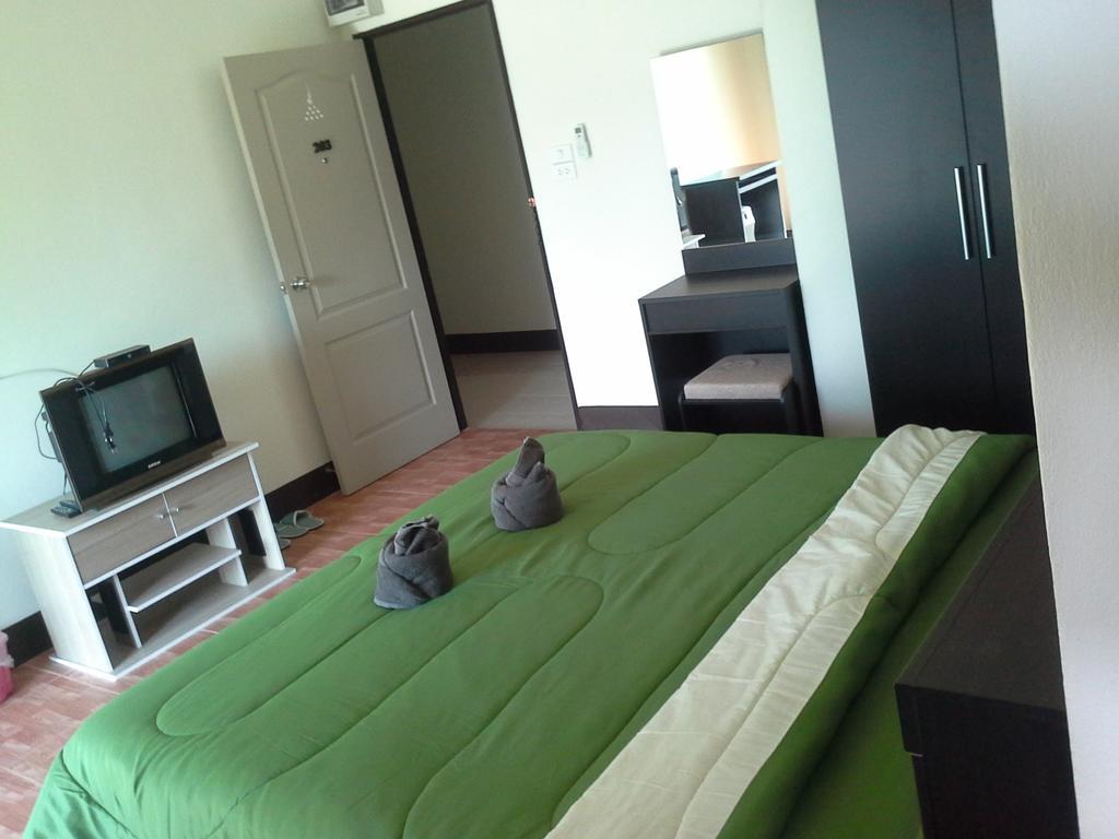 Bansappoori Aparthotel Ламфун Екстериор снимка