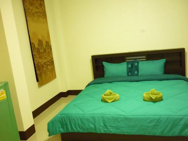 Bansappoori Aparthotel Ламфун Стая снимка