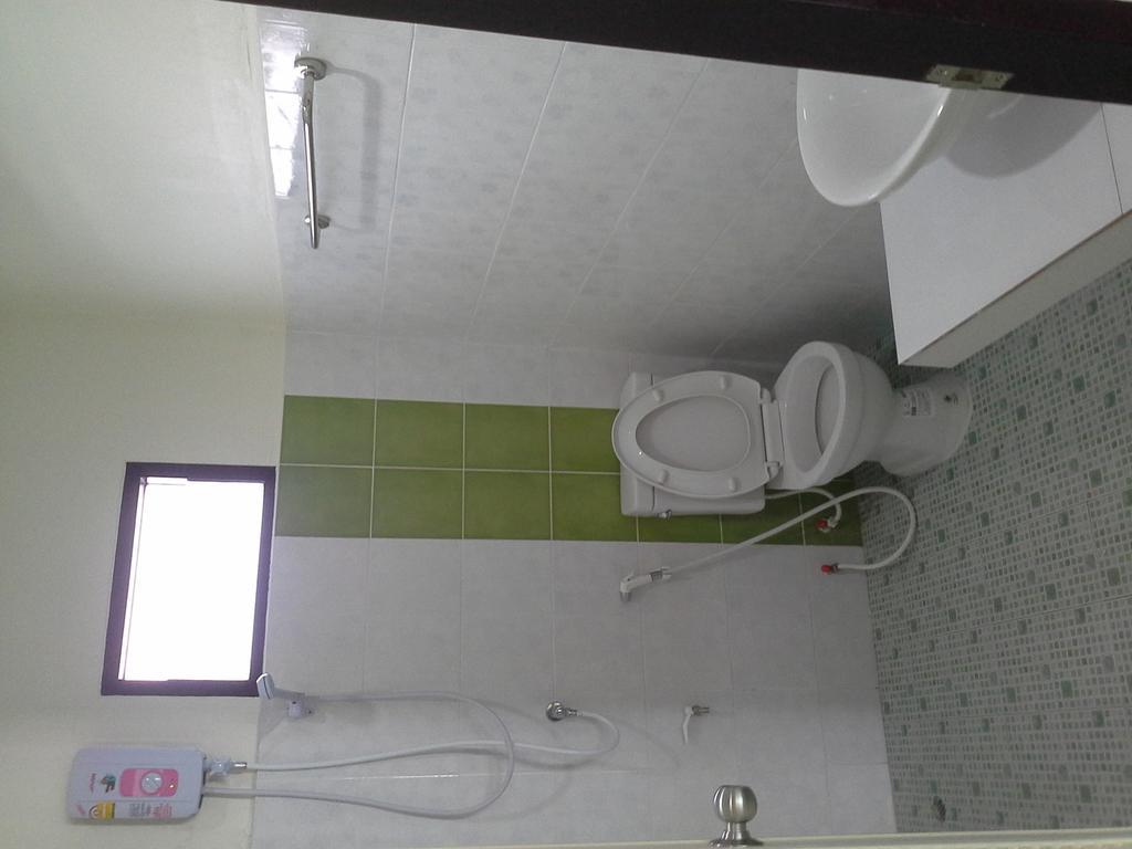 Bansappoori Aparthotel Ламфун Екстериор снимка
