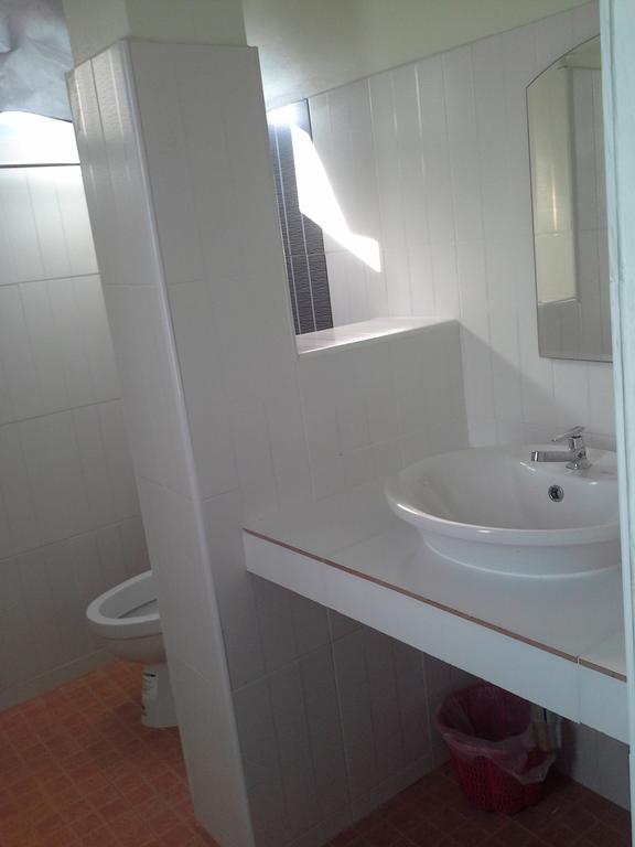 Bansappoori Aparthotel Ламфун Стая снимка