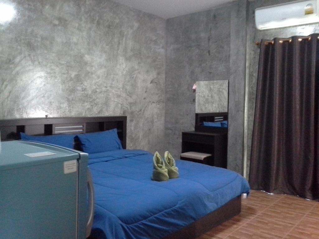 Bansappoori Aparthotel Ламфун Екстериор снимка