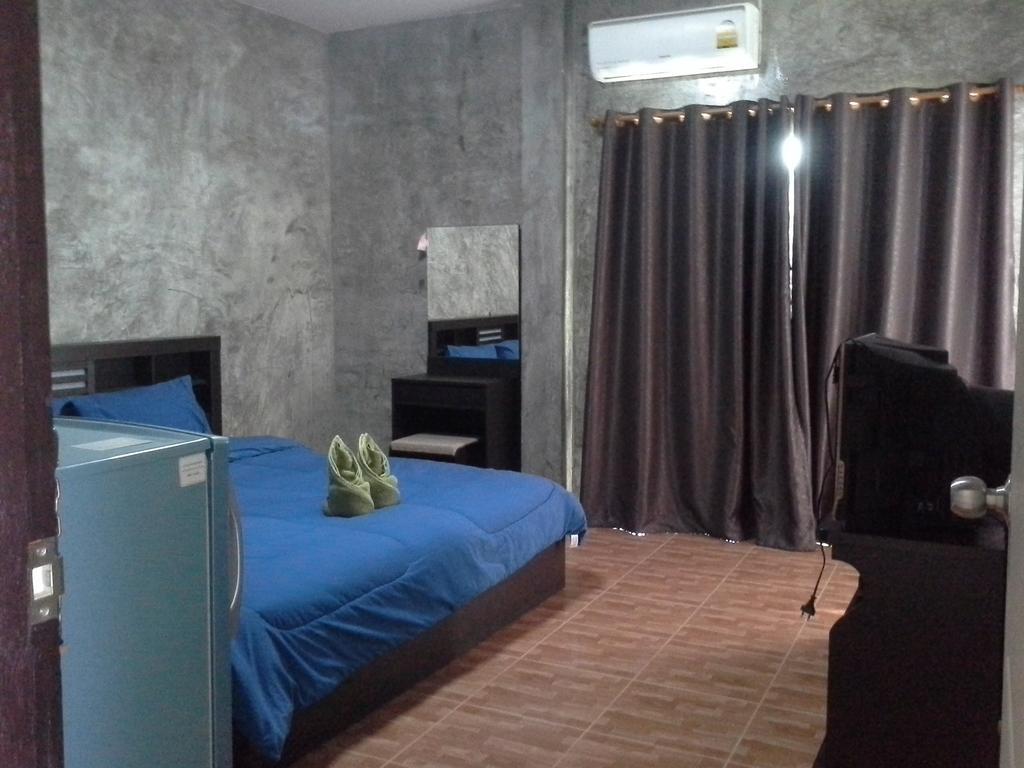 Bansappoori Aparthotel Ламфун Екстериор снимка
