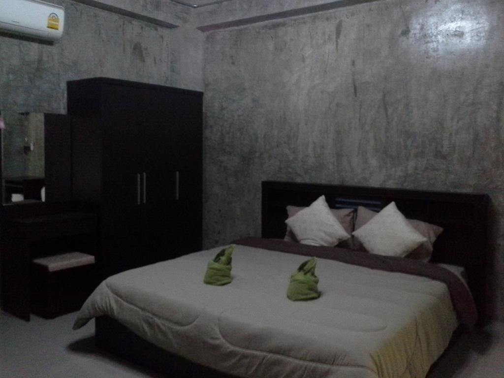 Bansappoori Aparthotel Ламфун Стая снимка