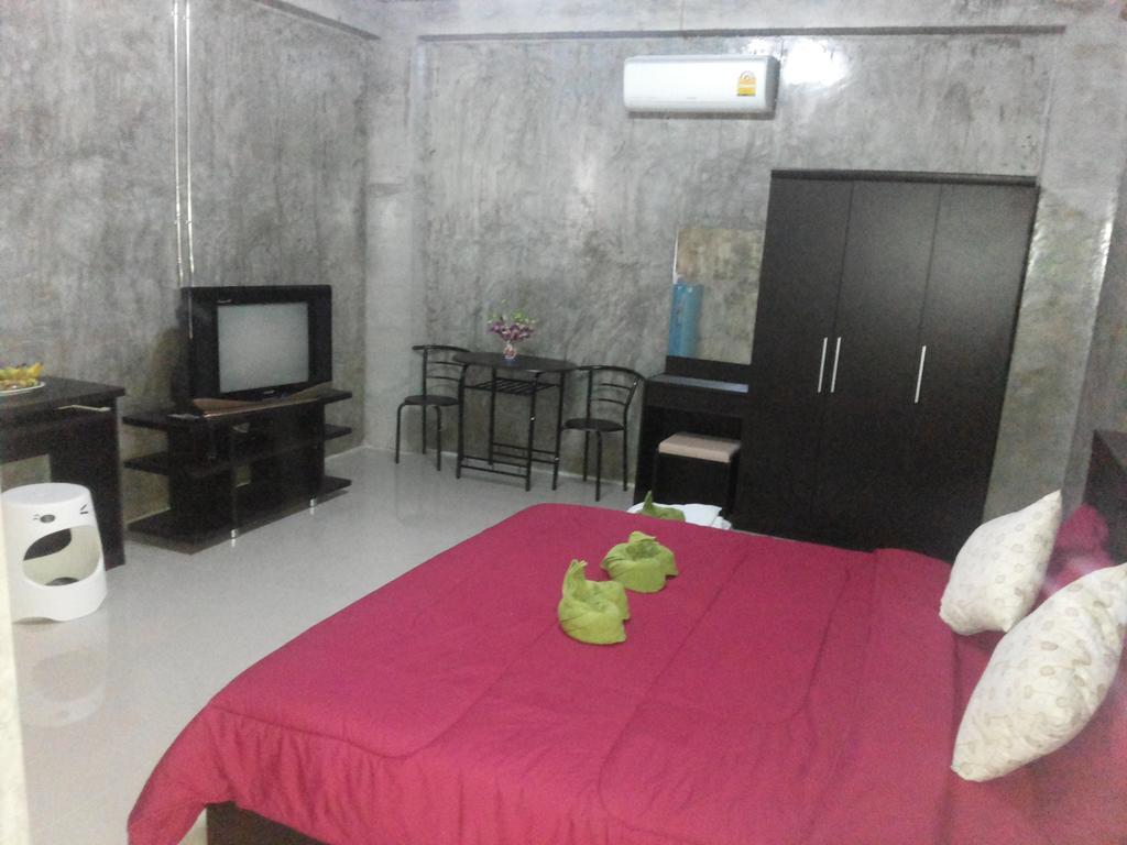 Bansappoori Aparthotel Ламфун Екстериор снимка